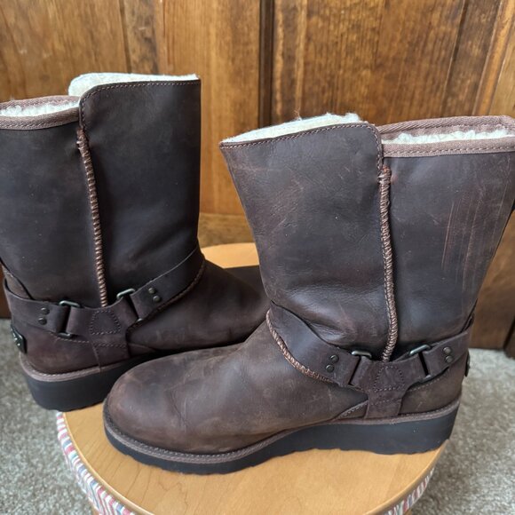 UGG Brown "Maddox" Moto Buckle Boots w/Sheepskin Lining Size 6 (S/N 1009279) - Picture 8 of 14